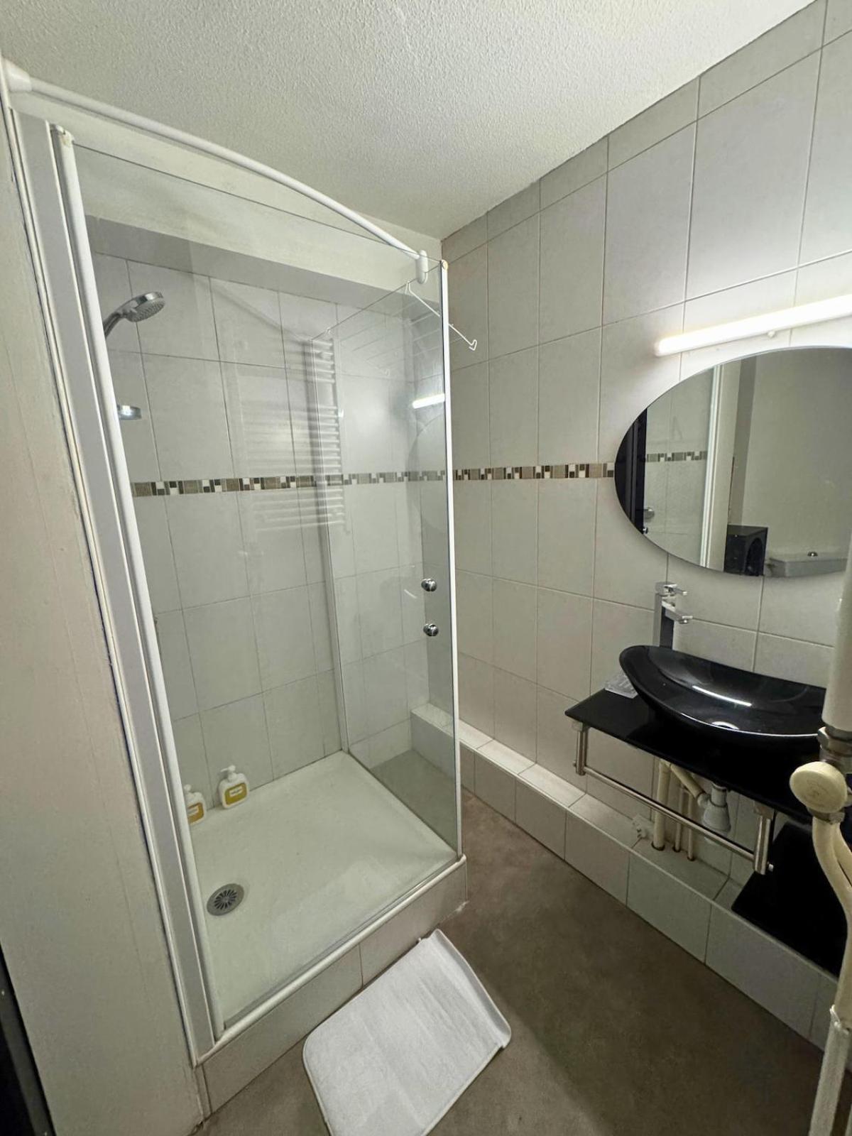 Majestic - Wifi - Parking - Vue Apartment Dax Bagian luar foto